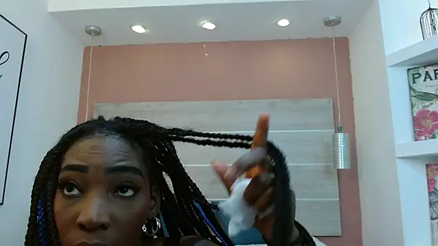 AlexandraCambell online show from 04-15-26, 07:58