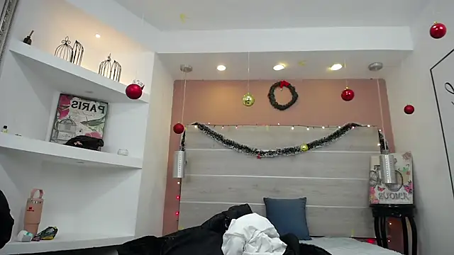 AlexandraCambell online show from 12-19-25, 11:45