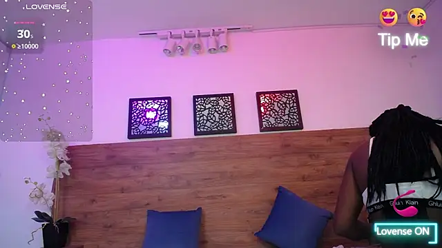 Snapshot of AlexandraCambell chatting on 09-16-25, 07:48 AlexandraCambell online show from 09-16-25, 07:48