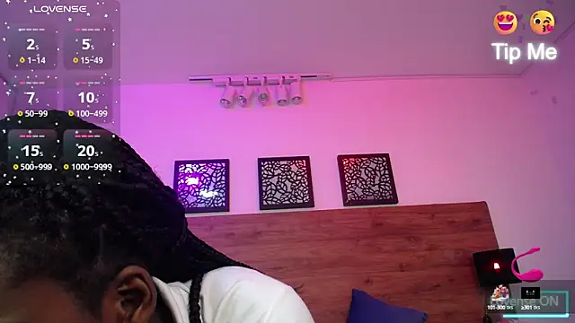 Snapshot of AlexandraCambell chatting on 09-18-25, 07:50 AlexandraCambell online show from 09-18-25, 07:50