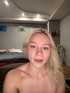 Snapshot of JennaOluretn chatting on 10-19-25, 01:14 JennaOluretn online show from 10-19-25, 01:14