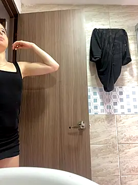 karla-thomsom10 online show from 10-11-25, 07:37