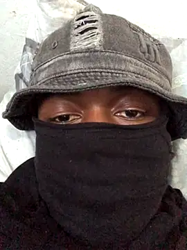 Snapshot of lawreyee chatting on 11-17-25, 06:28 lawreyee online show from 11-17-25, 06:28