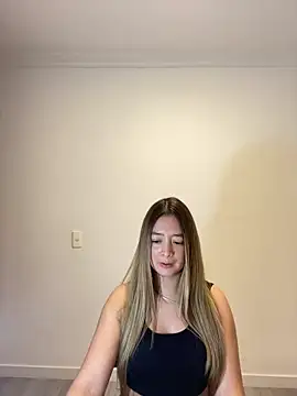 Zara Ross online show from 10-19-25, 04:37