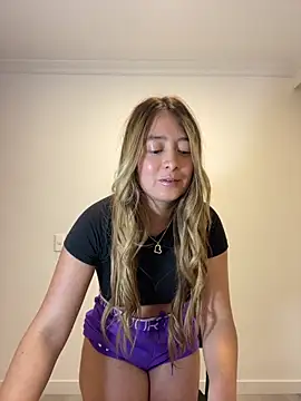 Zara Ross online show from 04-14-26, 01:32