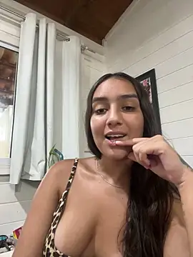Snapshot of hannahhotwife chatting on 04-06-26, 07:59 hannahhotwife online show from 04-06-26, 07:59