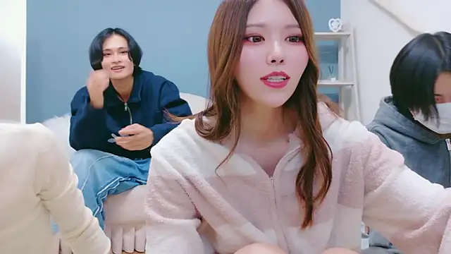 Reto-sama online show from 11-26-25, 01:44