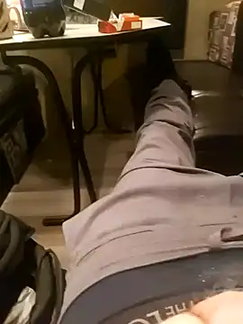 Snapshot of Lavoieya chatting on 11-20-25, 01:28 Lavoieya online show from 11-20-25, 01:28