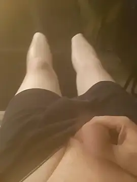 Snapshot of Lavoieya chatting on 11-18-25, 03:54 Lavoieya online show from 11-18-25, 03:54