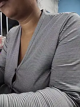 MichelleMore online show from 10-24-25, 01:48