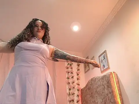 evansweett7 online show from 09-10-25, 11:26