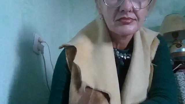 TianaQLove online show from 10-05-25, 01:46