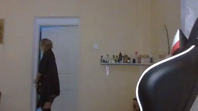 TianaQLove online show from 10-13-25, 02:18