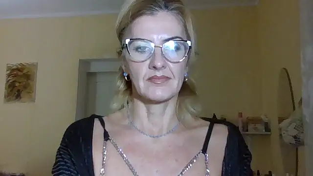 TianaQLove online show from 10-20-25, 02:06