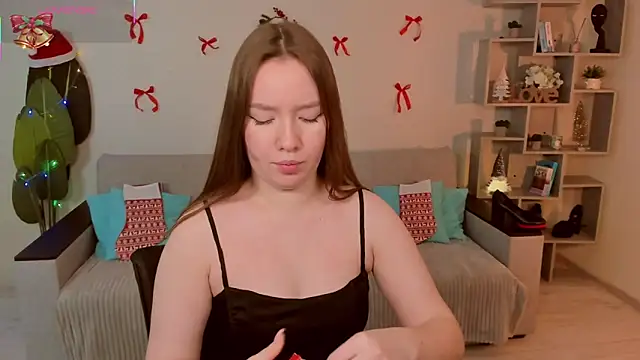 Snapshot of DaniCutie chatting on 12-18-25, 11:25 DaniCutie online show from 12-18-25, 11:25