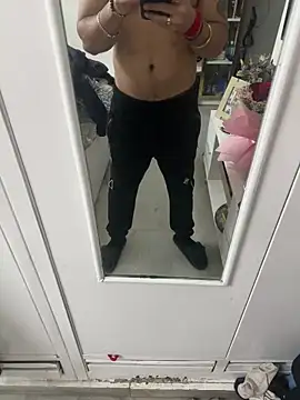 Snapshot of 7_INCH_MONSTER chatting on 02-15-26, 09:30 7 INCH MONSTER online show from 02-15-26, 09:30