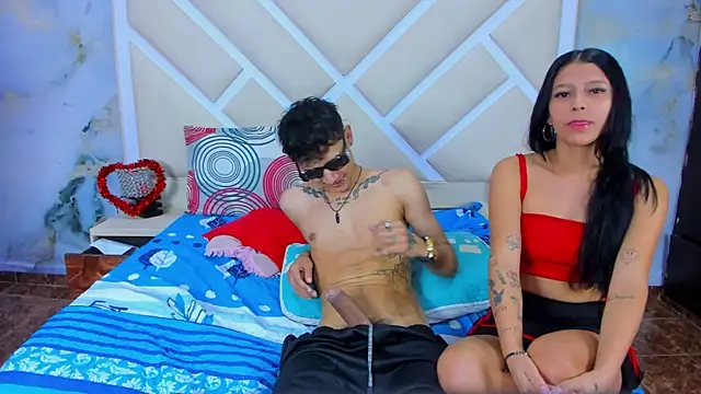 Innocent Looks online show from 12-19-25, 06:21