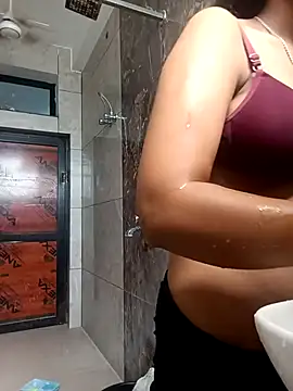 Snapshot of HOTSEXY_KAVYA chatting on 09-10-25, 05:50 HOTSEXY KAVYA online show from 09-10-25, 05:50