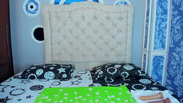 mishell lovely online show from 12-19-25, 12:07