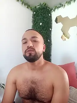 Snapshot of Miguel_SaraPink chatting on 03-02-26, 09:33 Miguel SaraPink online show from 03-02-26, 09:33