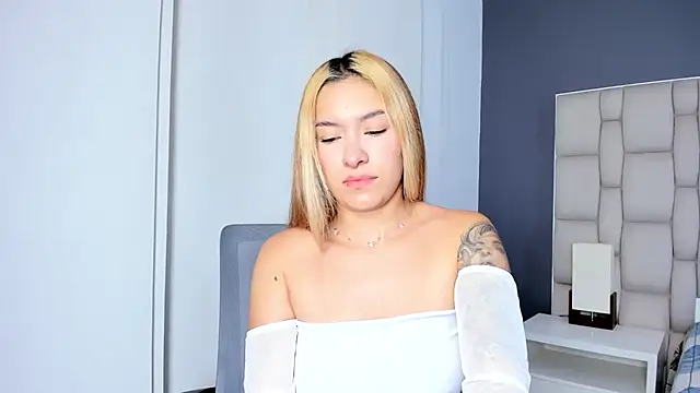 LexxyBunny  online show from 09-19-25, 11:36