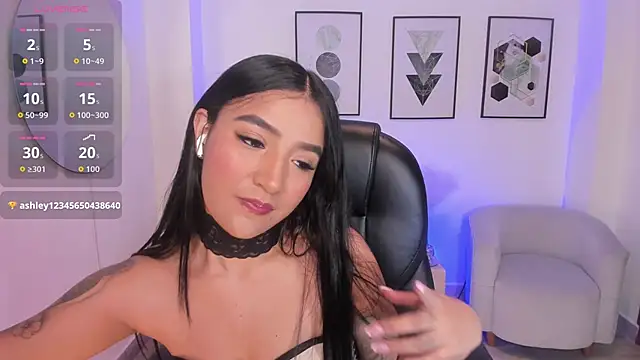 Snapshot of Beverly_johnson chatting on 02-01-26, 04:00 Beverly johnson online show from 02-01-26, 04:00