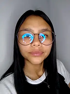 Snapshot of SofieLove_01 chatting on 02-12-26, 08:03 SofieLove 01 online show from 02-12-26, 08:03