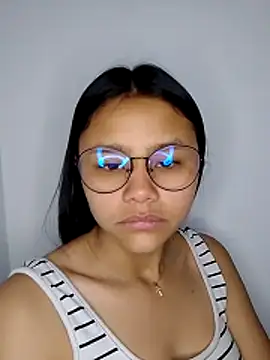 Snapshot of SofieLove_01 chatting on 02-05-26, 07:59 SofieLove 01 online show from 02-05-26, 07:59