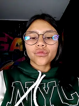 SofieLove 01 online show from 04-16-26, 07:09