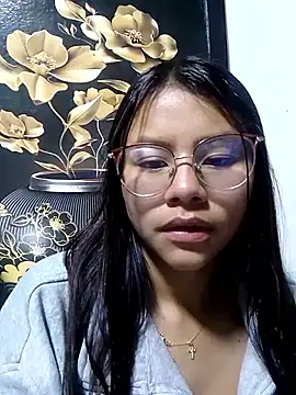 SofieLove 01 online show from 12-22-25, 08:36