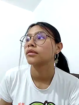 SofieLove 01 online show from 03-16-26, 07:27