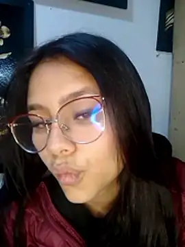 SofieLove 01 online show from 11-28-25, 07:30