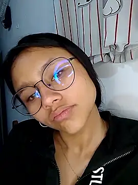 SofieLove 01 online show from 03-11-26, 12:04