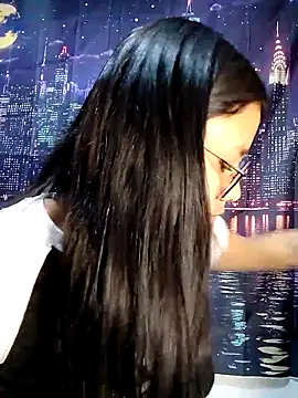 Snapshot of SofieLove_01 chatting on 03-04-26, 05:15 SofieLove 01 online show from 03-04-26, 05:15