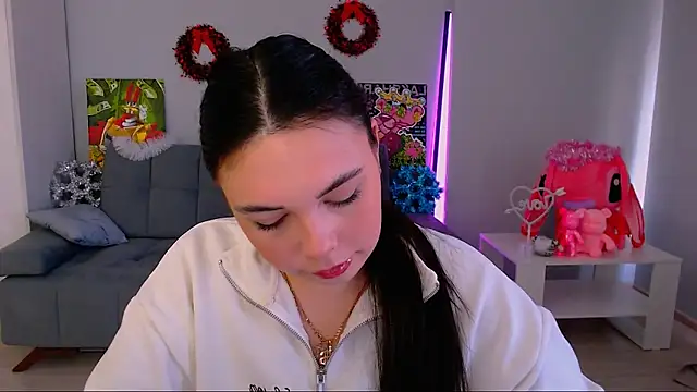 queenofthesense  online show from 12-15-25, 08:42