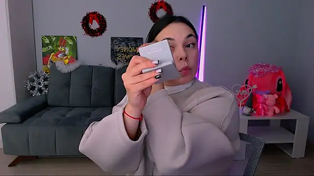 queenofthesense  online show from 11-30-25, 10:16