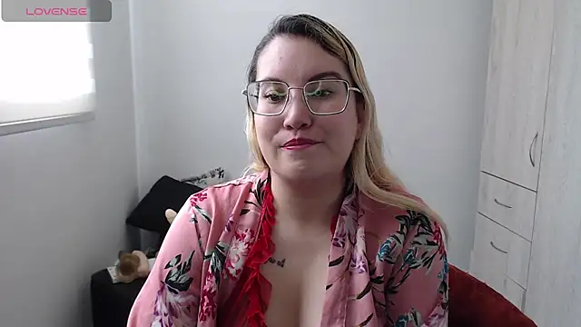 Snapshot of Isabellahunt12 chatting on 09-09-25, 03:54 Isabellahunt12 online show from 09-09-25, 03:54