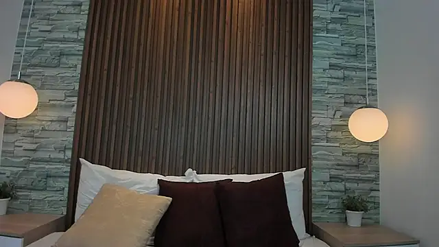 leilapons online show from 09-18-25, 05:05