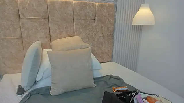 leilapons online show from 09-25-25, 05:52