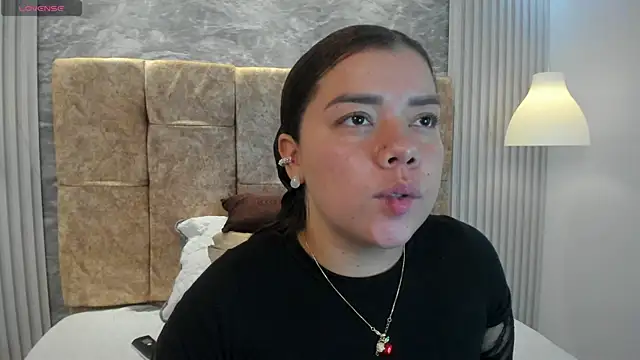 leilapons online show from 11-21-25, 05:01