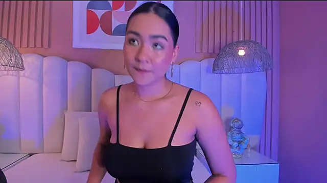 noa moon online show from 12-19-25, 02:04