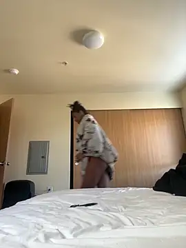 Snapshot of Mercedeszzz chatting on 12-22-25, 08:31 Mercedeszzz online show from 12-22-25, 08:31