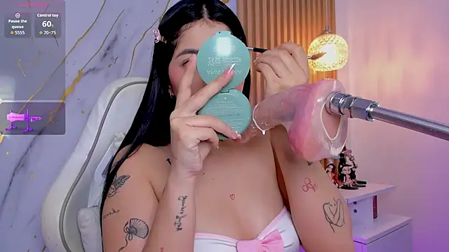 alissaowens  online show from 06-09-26, 10:27