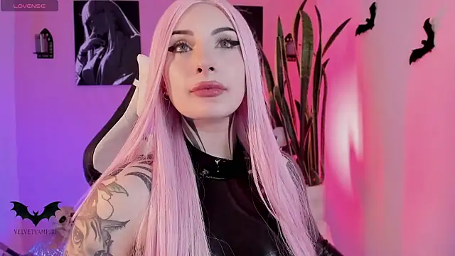 VelvetVampiree online show from 04-19-26, 04:35