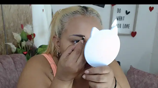 Snapshot of laleska_montenegro chatting on 11-18-25, 02:49 laleska montenegro online show from 11-18-25, 02:49