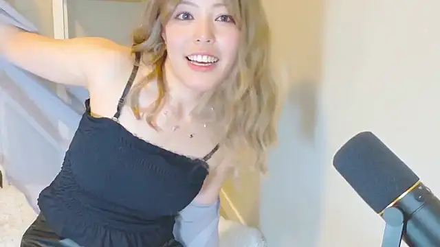 Nana with online show from 11-20-25, 02:23