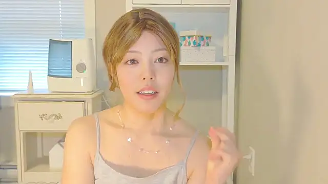 Nana with online show from 11-29-25, 05:35