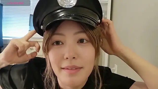 Nana with online show from 01-31-26, 08:07