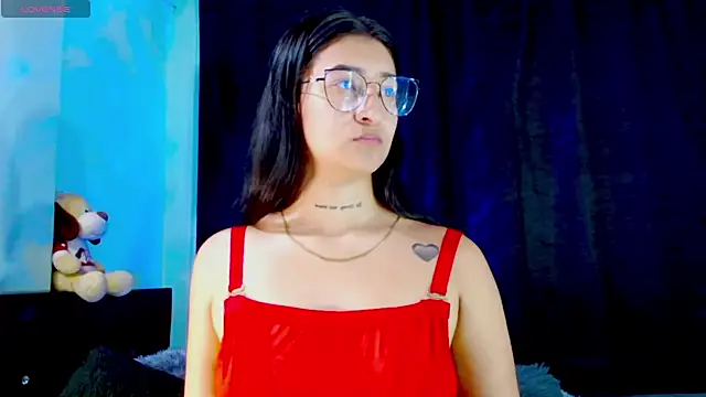 EVAH LEE  online show from 10-16-25, 03:37