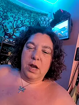 Snapshot of lil-gemini-hippy chatting on 04-24-26, 08:27 lil-gemini-hippy online show from 04-24-26, 08:27
